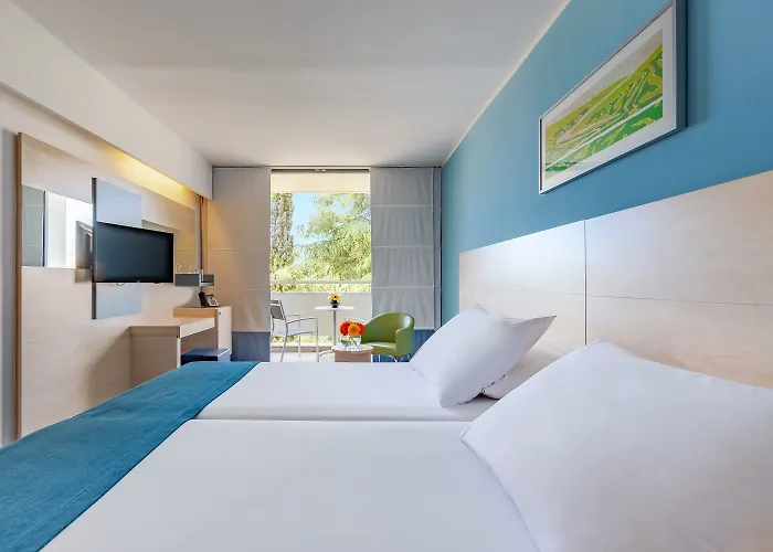 Valamar Diamant Готель