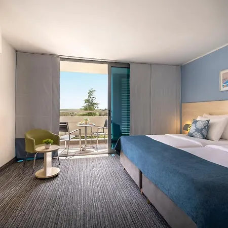 מלון Valamar Diamant 4*