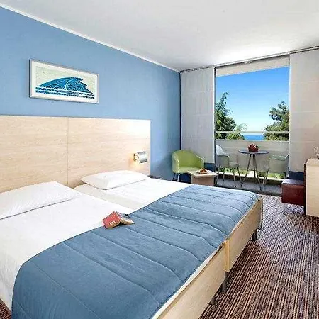 Valamar Diamant מלון