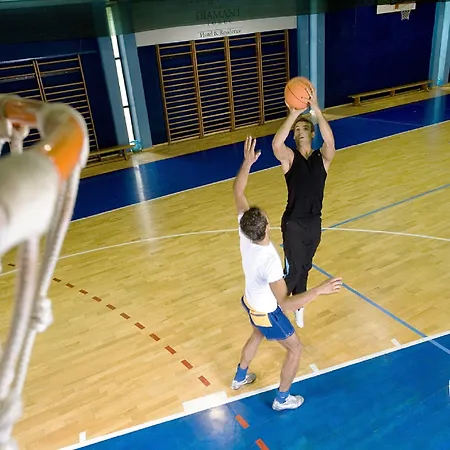 Valamar Diamant 4* פורץ