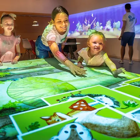 Valamar Diamant מלון 4*