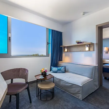 מלון Valamar Diamant 4*